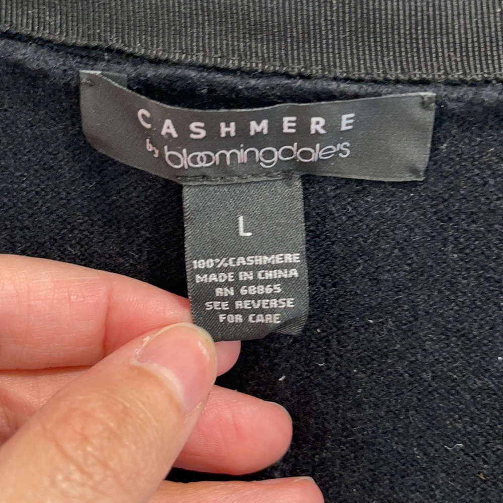 Bloomingdales cashmere cardigan - Picture 5 of 5